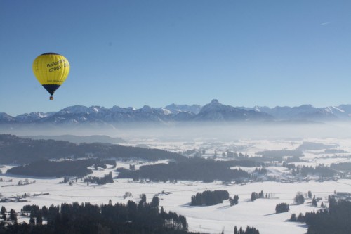 Ballonfahrt über die Alpen